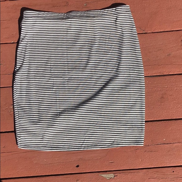 NWT TILLYS FULL TILT PENCIL PULL ON SKIRT, SIZE L - Picture 4 of 5